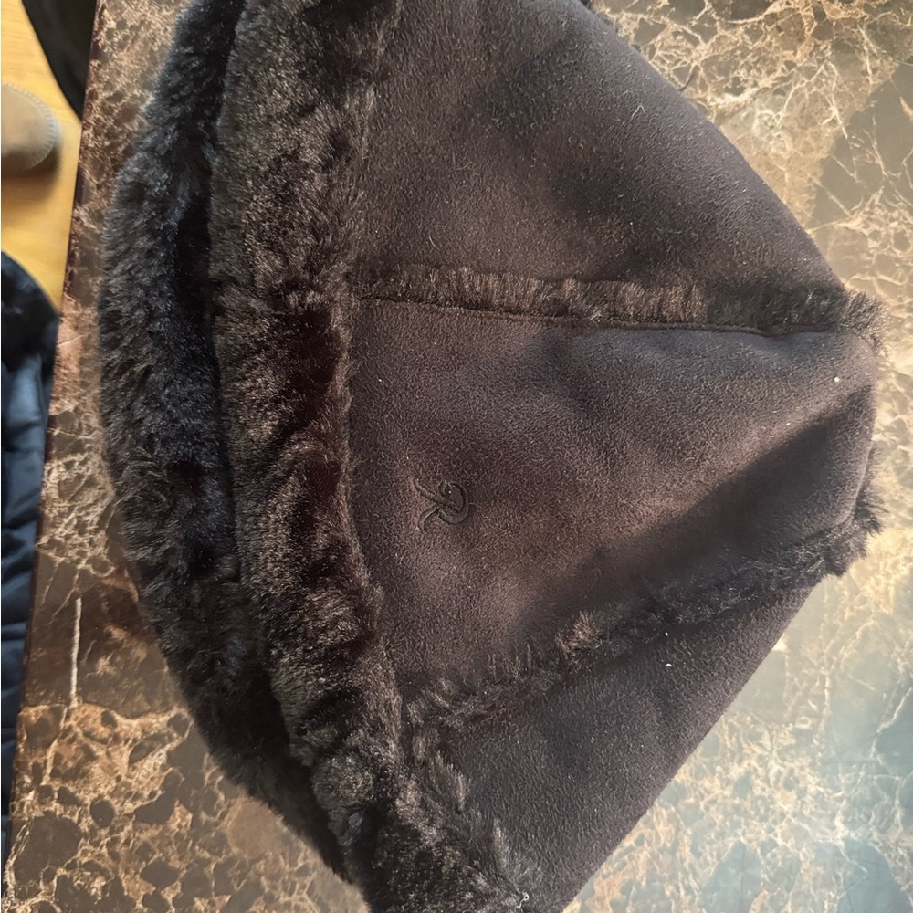 Roots Black Fur-Trimmed Winter Hat